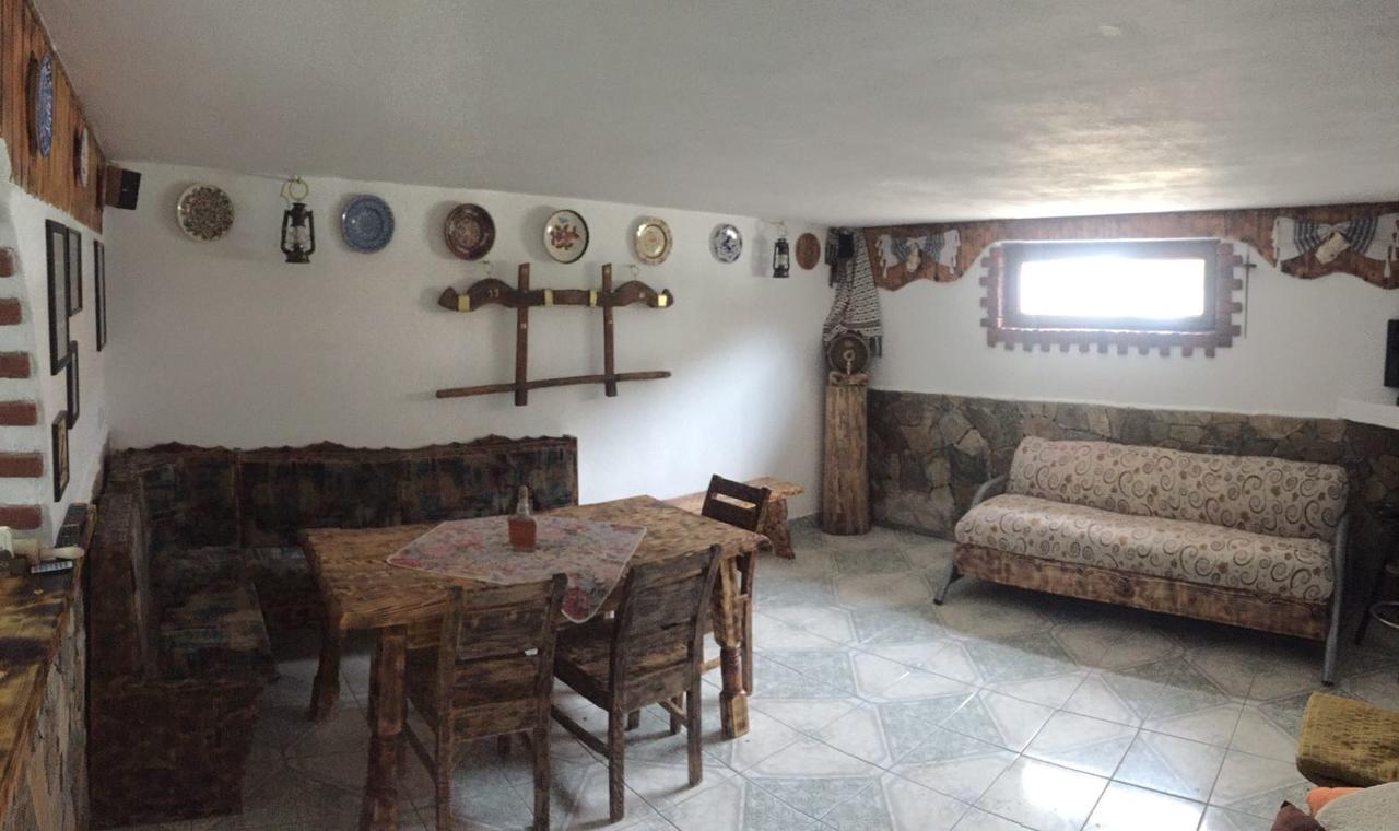 Guest house Carolina Laz (Alba)